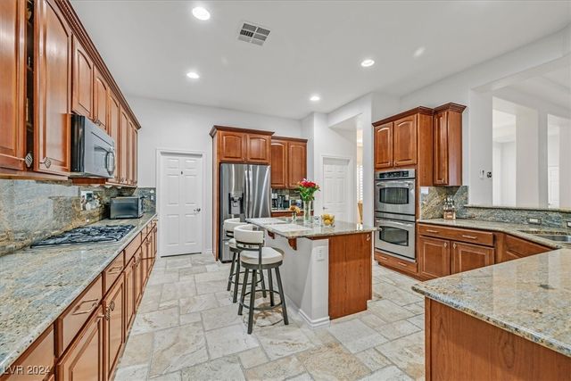 2738 Kingclaven Drive, Henderson, NV 89044