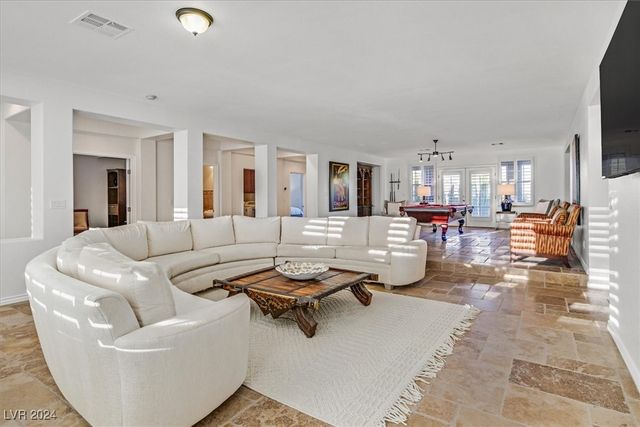 2738 Kingclaven Drive, Henderson, NV 89044