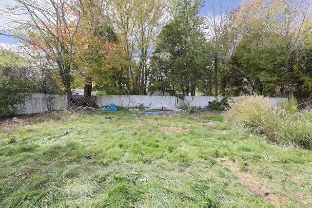 690 N Quincy St, Brockton, MA 02302