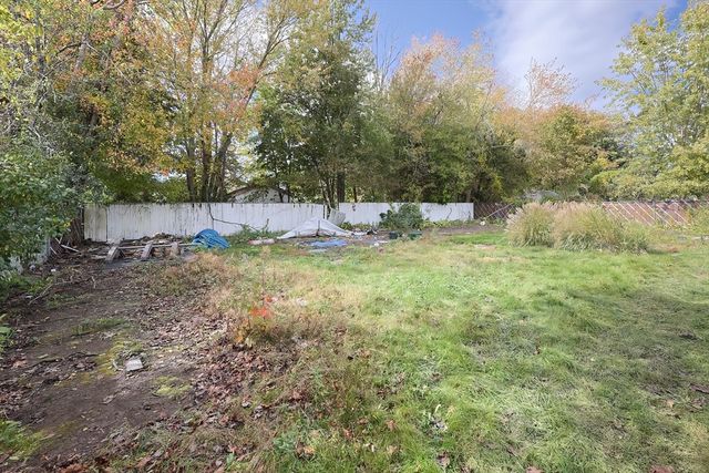 690 N Quincy St, Brockton, MA 02302