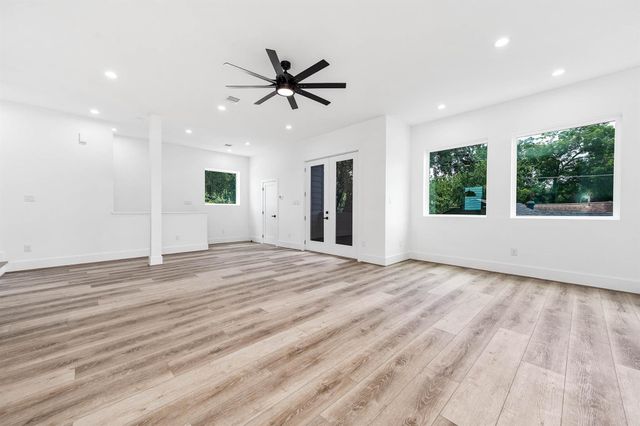 319 N Nagle Street, Houston, TX 77003