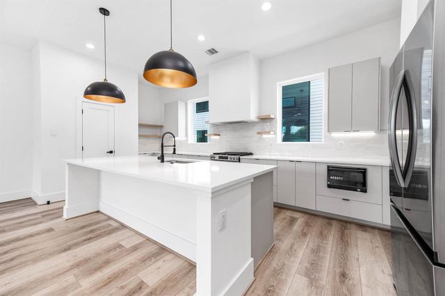 319 N Nagle Street, Houston, TX 77003