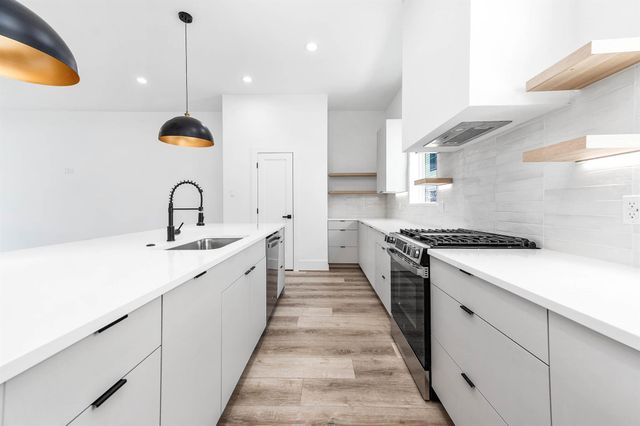 319 N Nagle Street, Houston, TX 77003
