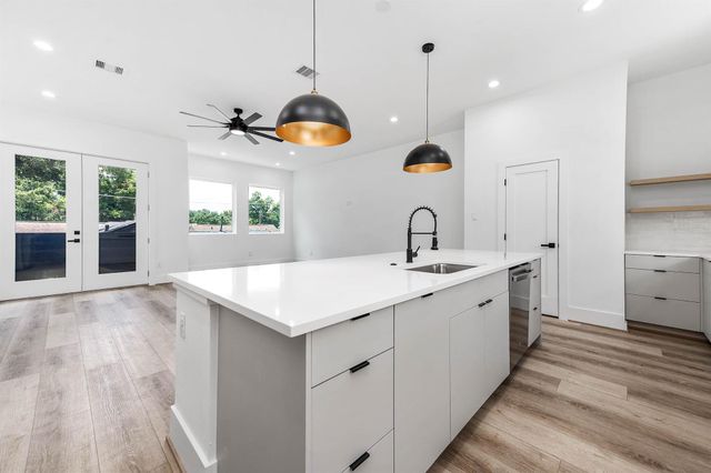 319 N Nagle Street, Houston, TX 77003