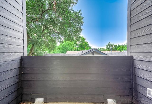 319 N Nagle Street, Houston, TX 77003