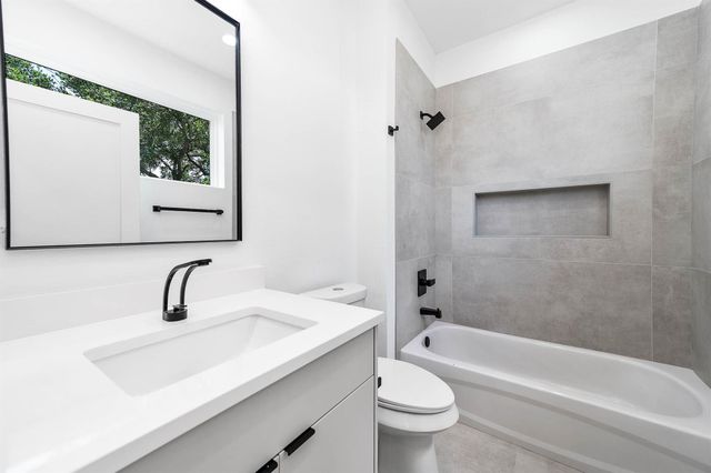 319 N Nagle Street, Houston, TX 77003