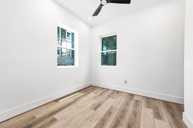 319 N Nagle Street, Houston, TX 77003
