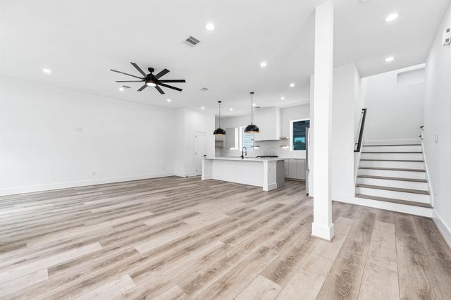 319 N Nagle Street, Houston, TX 77003