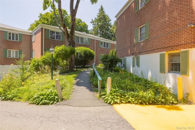 590 Bedford Road 3, Pleasantville, NY 10570