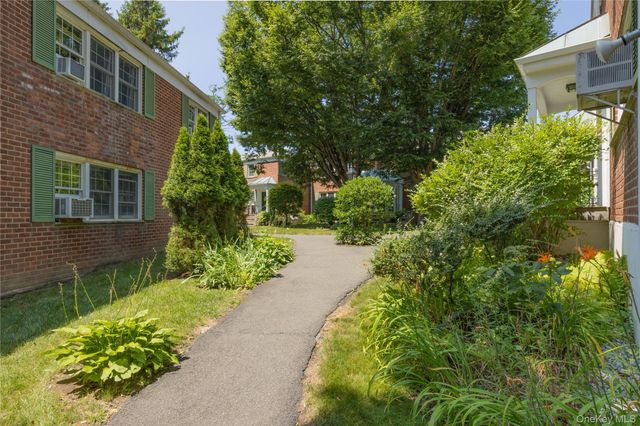 590 Bedford Road 3, Pleasantville, NY 10570