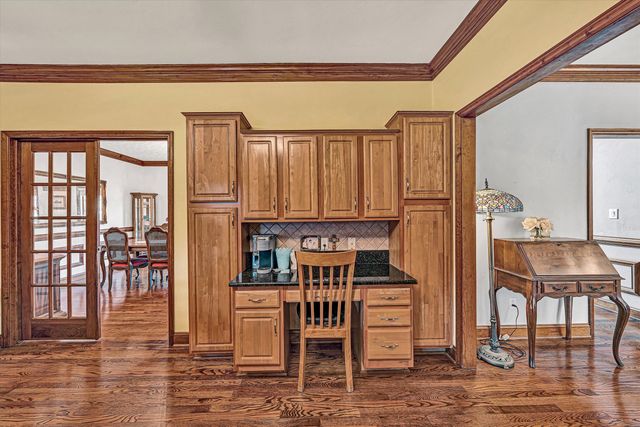 5018 Carter Grove LN, Roanoke, VA 24012