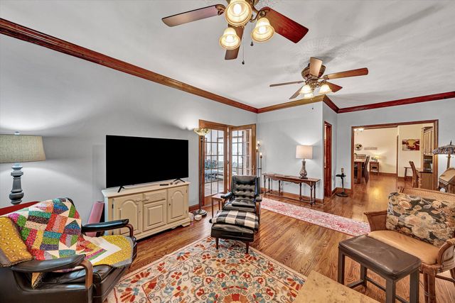 5018 Carter Grove LN, Roanoke, VA 24012