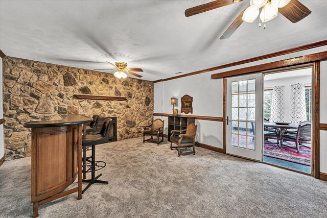 5018 Carter Grove LN, Roanoke, VA 24012