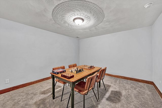 5018 Carter Grove LN, Roanoke, VA 24012