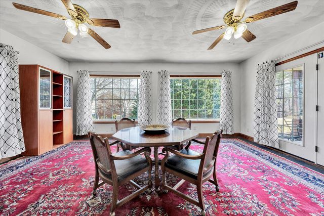 5018 Carter Grove LN, Roanoke, VA 24012