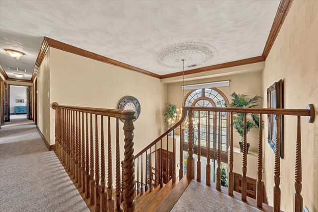 5018 Carter Grove LN, Roanoke, VA 24012