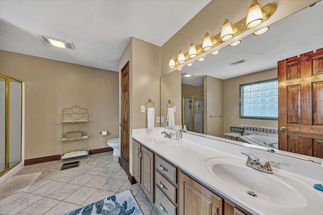 5018 Carter Grove LN, Roanoke, VA 24012