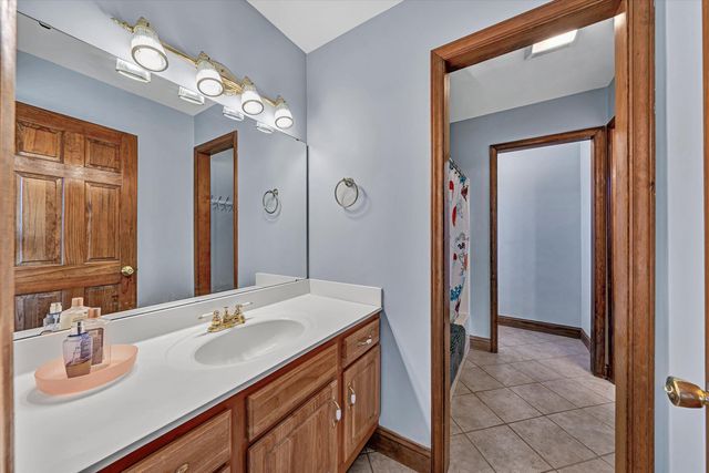 5018 Carter Grove LN, Roanoke, VA 24012