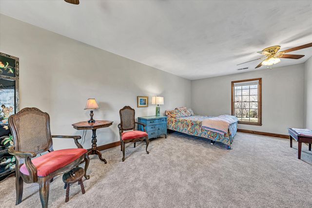 5018 Carter Grove LN, Roanoke, VA 24012