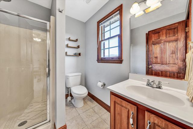 5018 Carter Grove LN, Roanoke, VA 24012