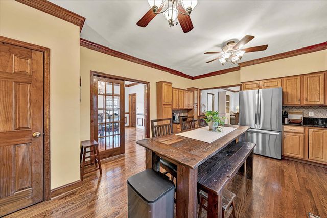 5018 Carter Grove LN, Roanoke, VA 24012