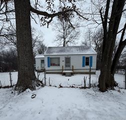1306 E Humphrey Avenue, Flint, MI 48505