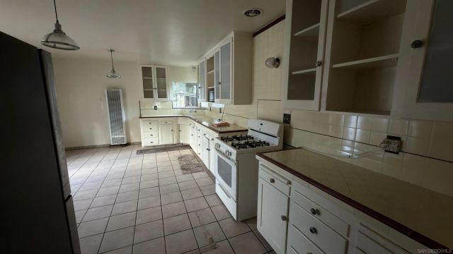 2691 Reynard, San Diego, CA 92103