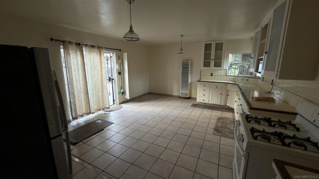 2691 Reynard, San Diego, CA 92103