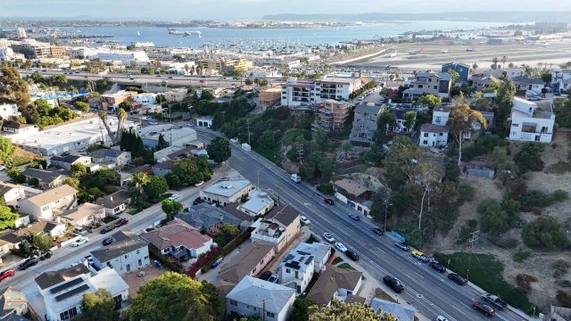 2691 Reynard, San Diego, CA 92103