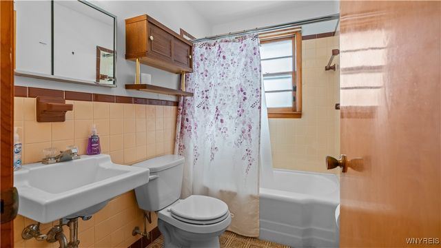 1205 Mineral Springs Road, West Seneca, NY 14224