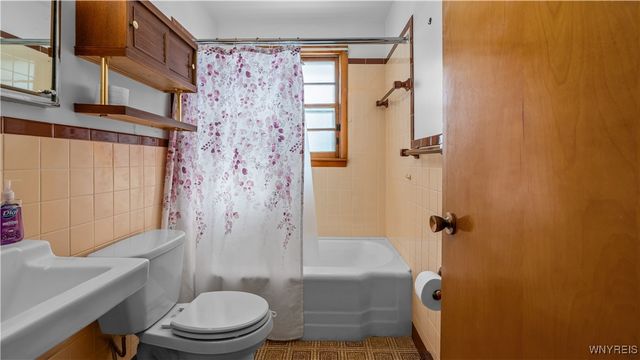 1205 Mineral Springs Road, West Seneca, NY 14224