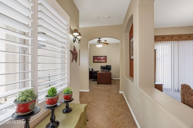 8512 N Crosswater Loop, Tucson, AZ 85743