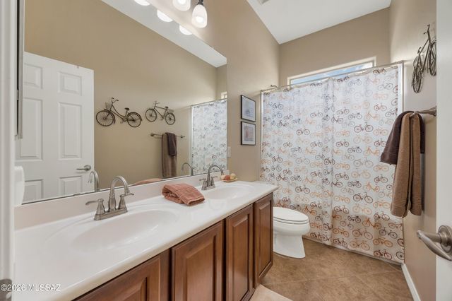 8512 N Crosswater Loop, Tucson, AZ 85743