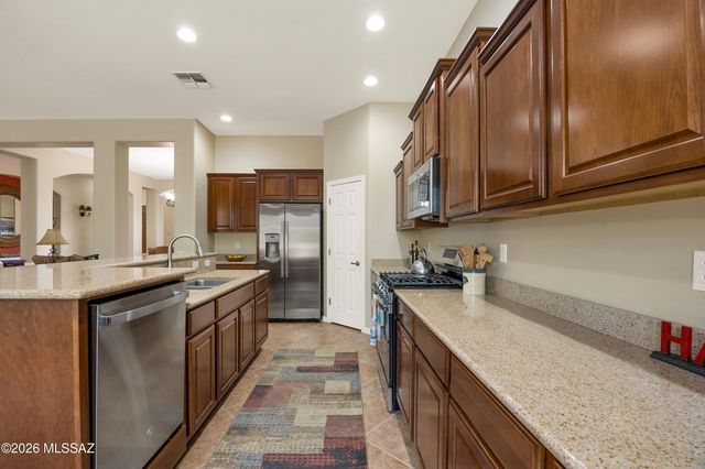 8512 N Crosswater Loop, Tucson, AZ 85743