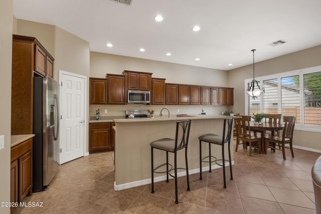 8512 N Crosswater Loop, Tucson, AZ 85743