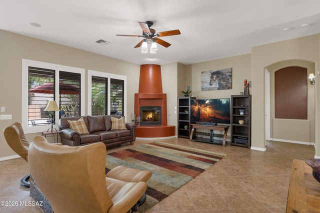 8512 N Crosswater Loop, Tucson, AZ 85743