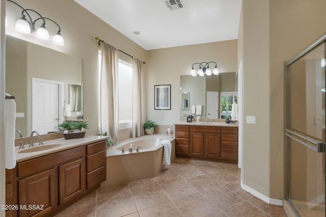 8512 N Crosswater Loop, Tucson, AZ 85743