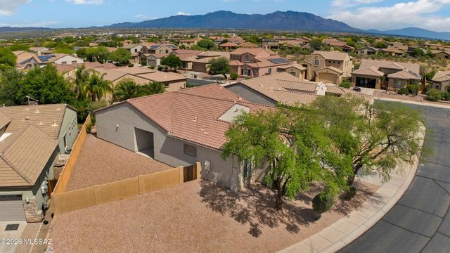 8512 N Crosswater Loop, Tucson, AZ 85743