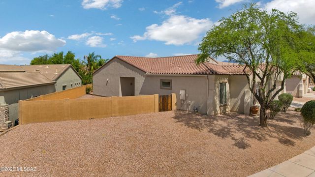 8512 N Crosswater Loop, Tucson, AZ 85743