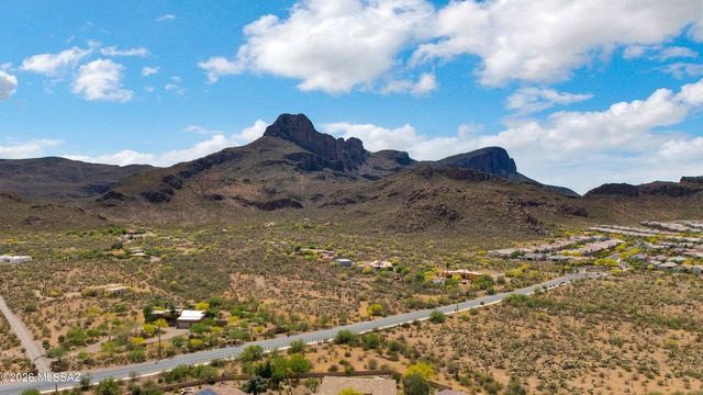 8512 N Crosswater Loop, Tucson, AZ 85743