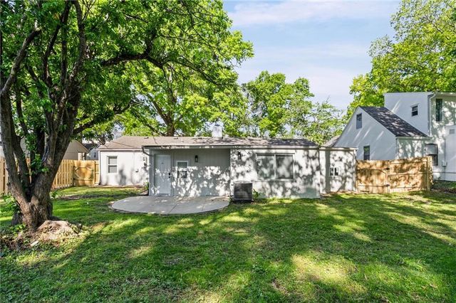 7615 Terrace Street, Kansas City, MO 64114