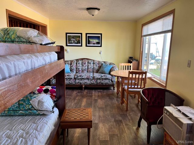 101 & 119 Pearl Street 2 Cottages, Ontonagon, MI 49953
