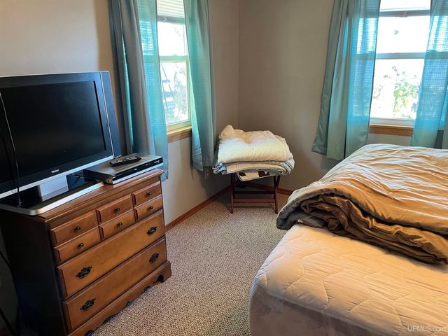 101 & 119 Pearl Street 2 Cottages, Ontonagon, MI 49953