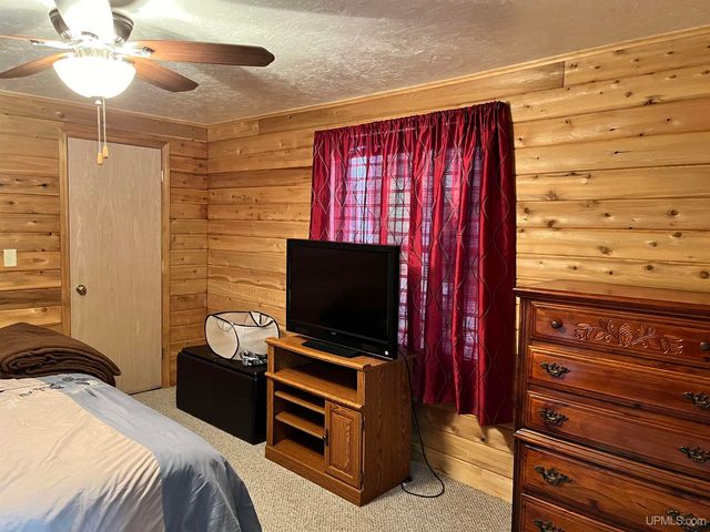 101 & 119 Pearl Street 2 Cottages, Ontonagon, MI 49953