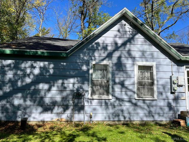 101 & 119 Pearl Street 2 Cottages, Ontonagon, MI 49953