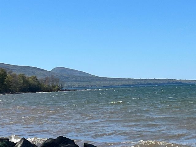 101 & 119 Pearl Street 2 Cottages, Ontonagon, MI 49953