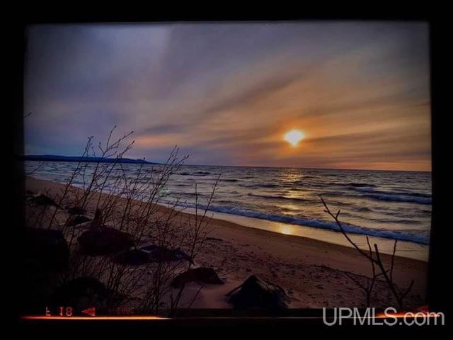 101 & 119 Pearl Street 2 Cottages, Ontonagon, MI 49953