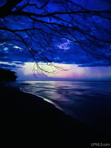 101 & 119 Pearl Street 2 Cottages, Ontonagon, MI 49953