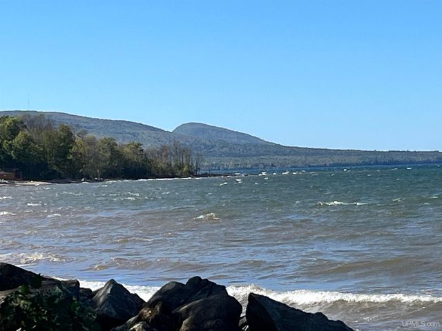 101 & 119 Pearl Street 2 Cottages, Ontonagon, MI 49953