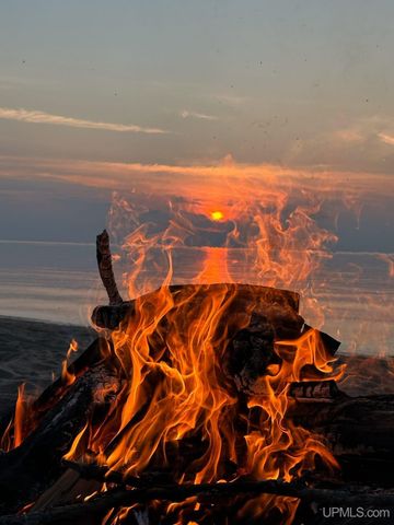 101 & 119 Pearl Street 2 Cottages, Ontonagon, MI 49953